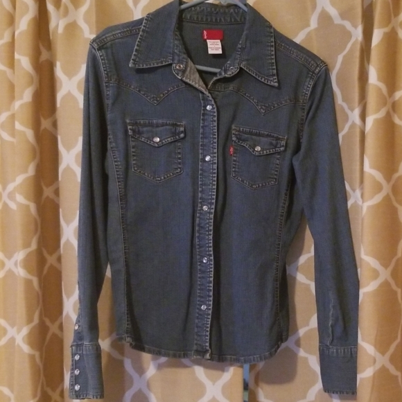 Levi's Tops - Levi's women's denim western style shirt